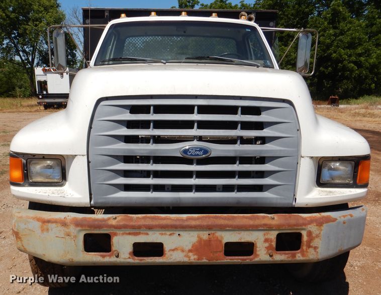 image for item DM0029 1998 Ford F800  flatbed truck