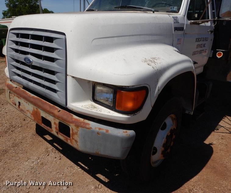 image for item DM0029 1998 Ford F800  flatbed truck
