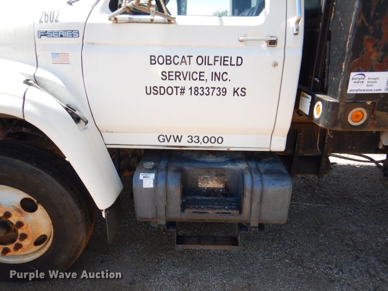 image for item DM0029 1998 Ford F800  flatbed truck