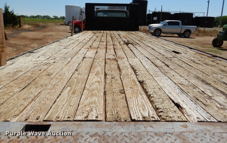 image for item DM0029 1998 Ford F800  flatbed truck