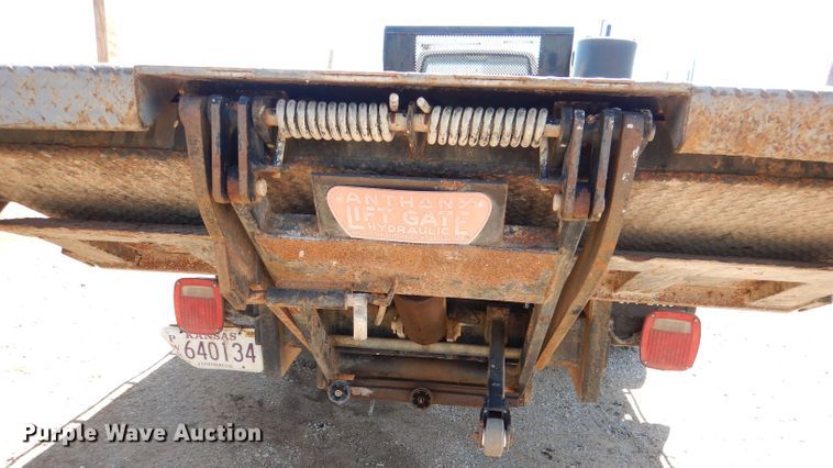 image for item DM0029 1998 Ford F800  flatbed truck