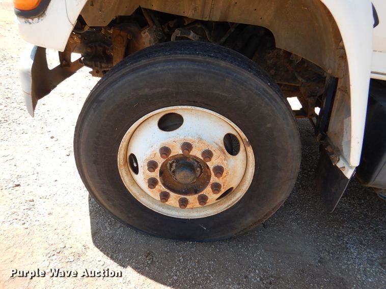 image for item DM0029 1998 Ford F800  flatbed truck