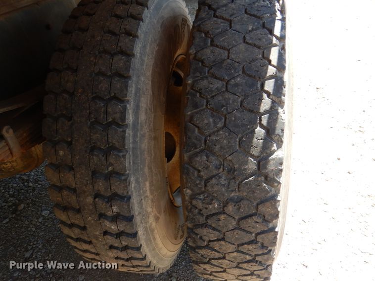 image for item DM0029 1998 Ford F800  flatbed truck