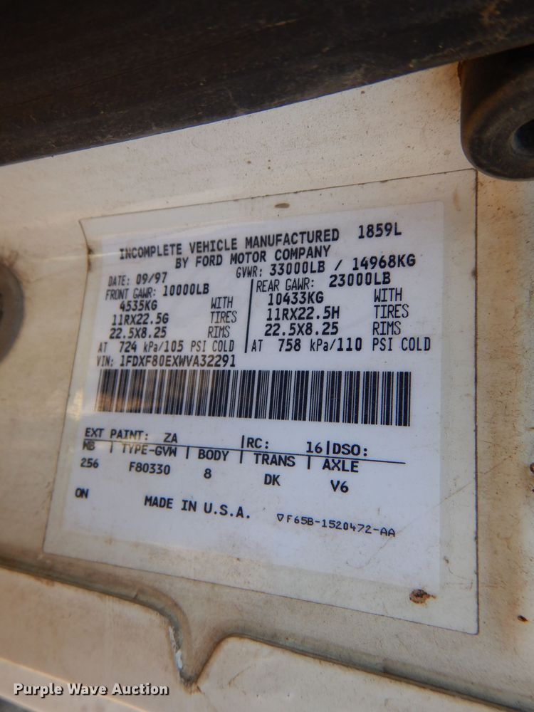 image for item DM0029 1998 Ford F800  flatbed truck