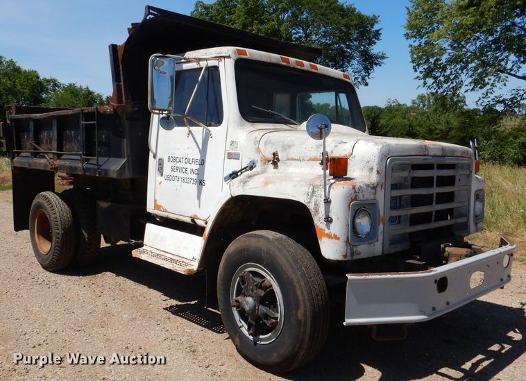 image for item DM0030 1986 International 1754  dump truck