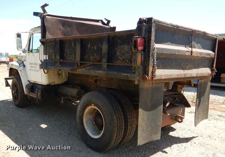 image for item DM0030 1986 International 1754  dump truck