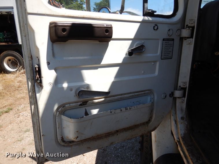 image for item DM0030 1986 International 1754  dump truck