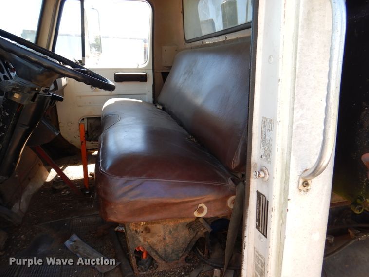 image for item DM0030 1986 International 1754  dump truck