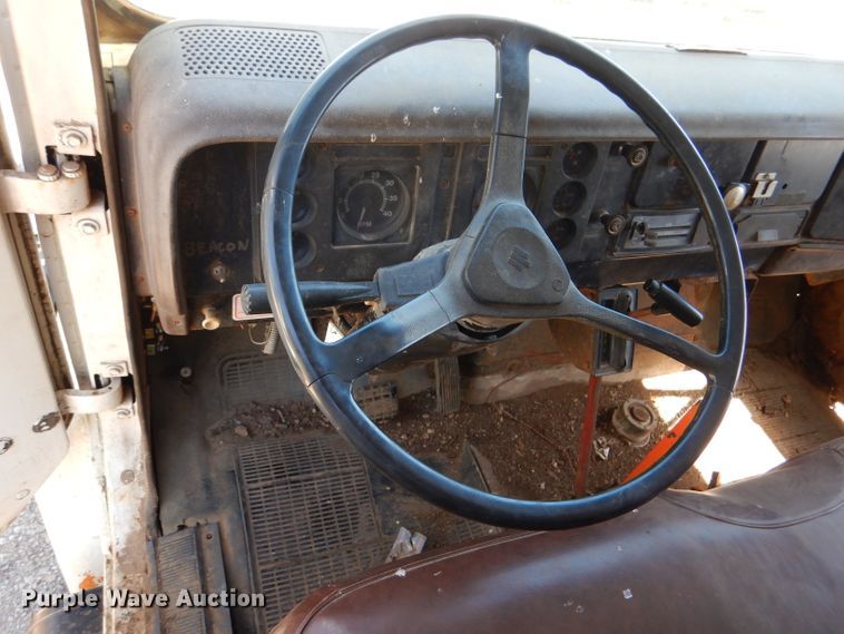 image for item DM0030 1986 International 1754  dump truck