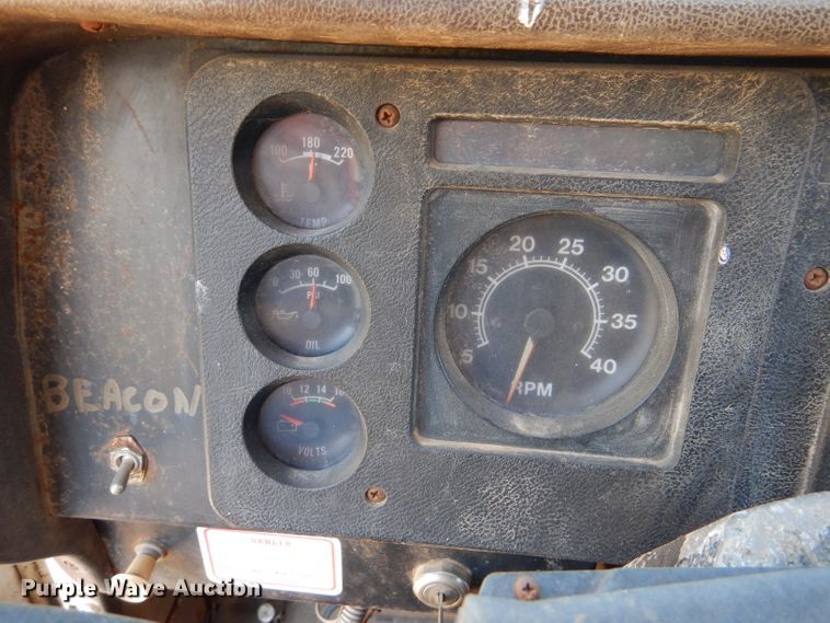 image for item DM0030 1986 International 1754  dump truck