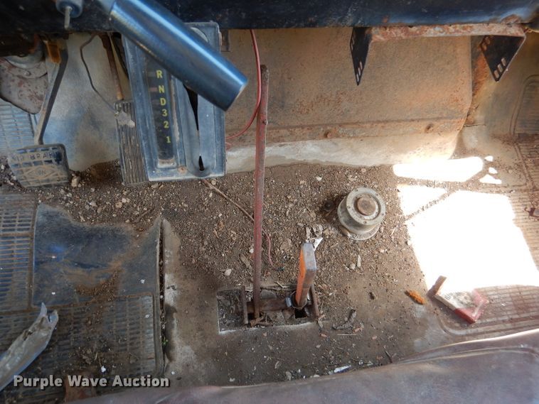 image for item DM0030 1986 International 1754  dump truck