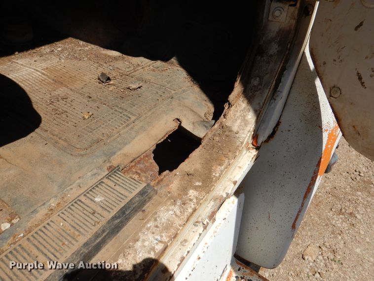 image for item DM0030 1986 International 1754  dump truck