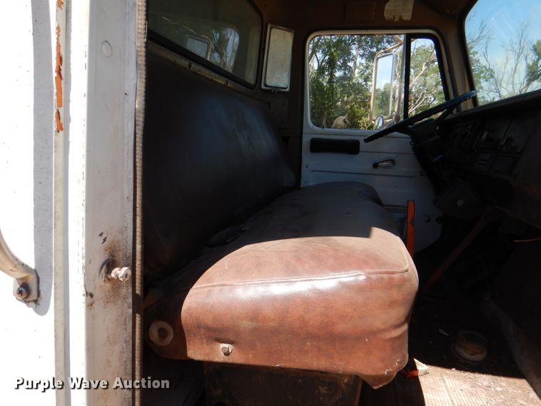 image for item DM0030 1986 International 1754  dump truck