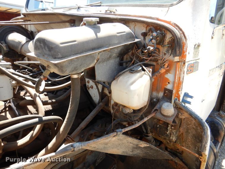 image for item DM0030 1986 International 1754  dump truck