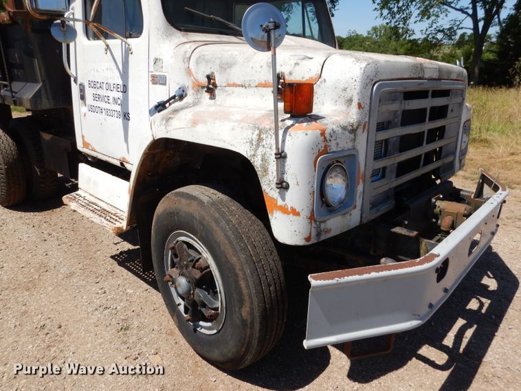 image for item DM0030 1986 International 1754  dump truck