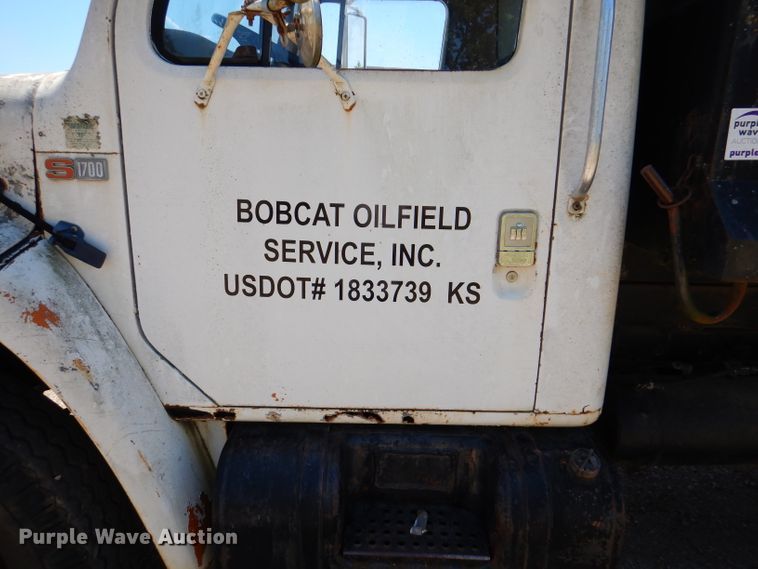 image for item DM0030 1986 International 1754  dump truck