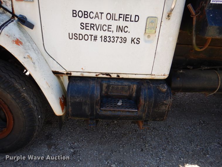 image for item DM0030 1986 International 1754  dump truck