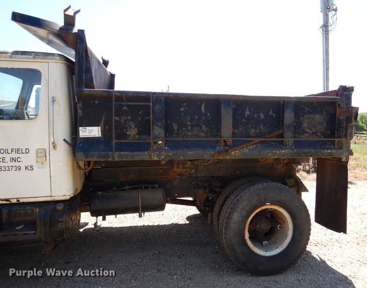 image for item DM0030 1986 International 1754  dump truck