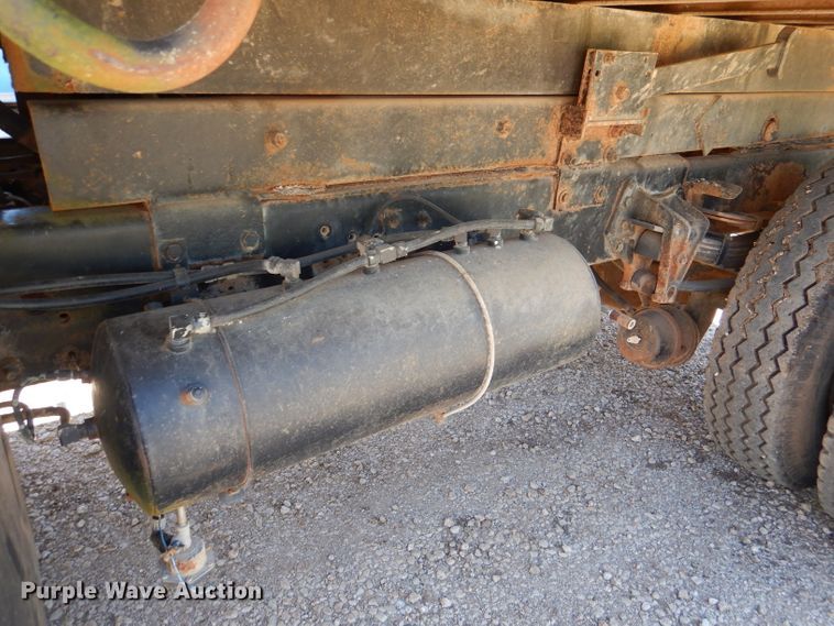 image for item DM0030 1986 International 1754  dump truck