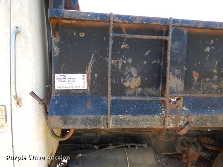 image for item DM0030 1986 International 1754  dump truck