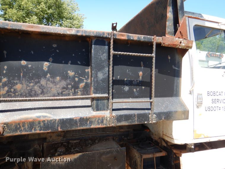 image for item DM0030 1986 International 1754  dump truck