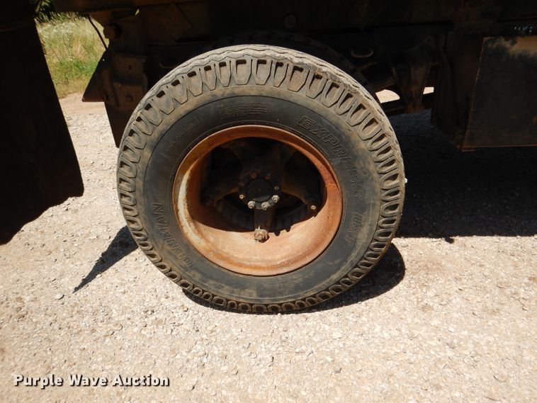 image for item DM0030 1986 International 1754  dump truck