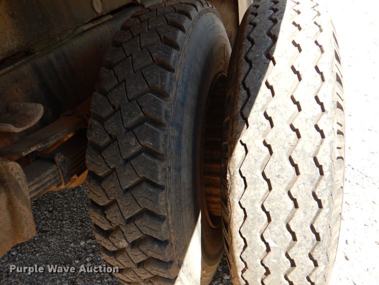 image for item DM0030 1986 International 1754  dump truck