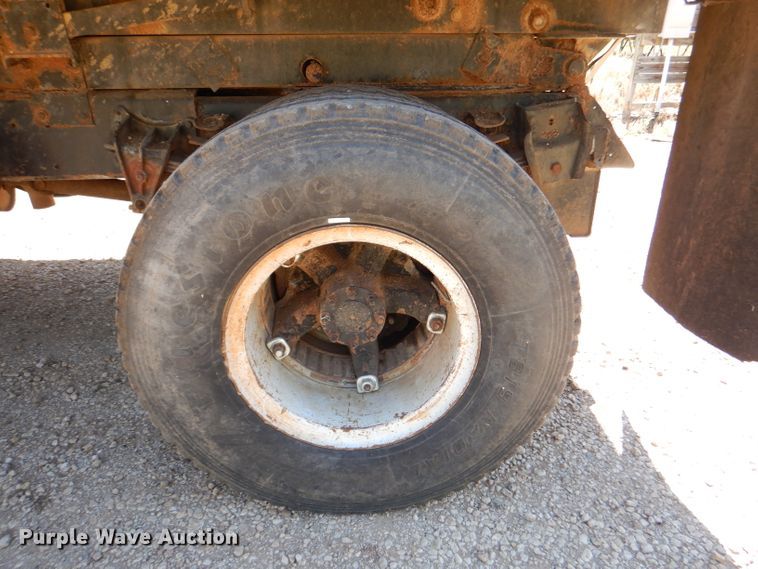 image for item DM0030 1986 International 1754  dump truck