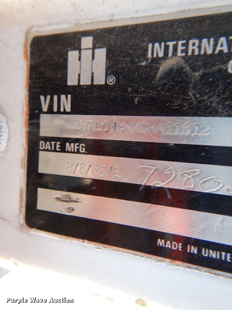 image for item DM0030 1986 International 1754  dump truck