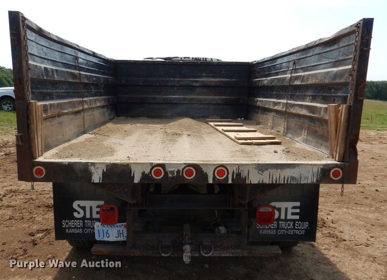 image for item DM0071 1993 GMC TopKick  flatbed truck