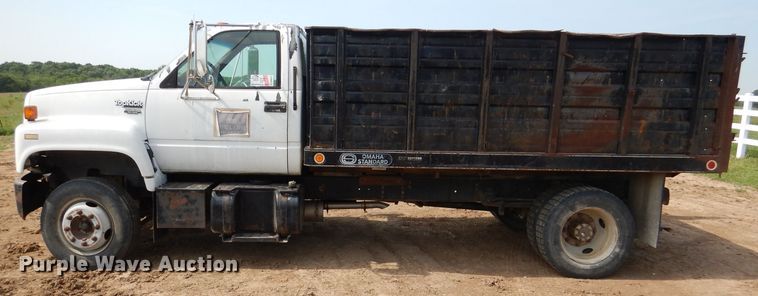 image for item DM0071 1993 GMC TopKick  flatbed truck
