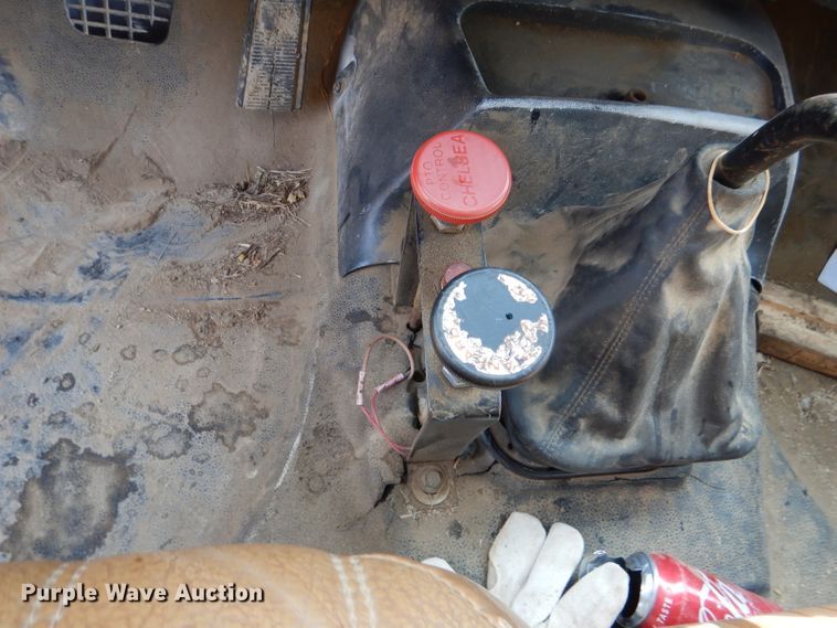 image for item DM0071 1993 GMC TopKick  flatbed truck