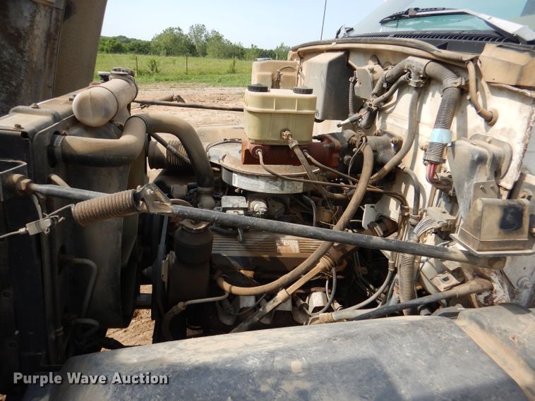 image for item DM0071 1993 GMC TopKick  flatbed truck