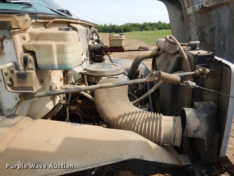 image for item DM0071 1993 GMC TopKick  flatbed truck