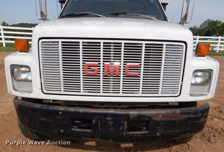 image for item DM0071 1993 GMC TopKick  flatbed truck