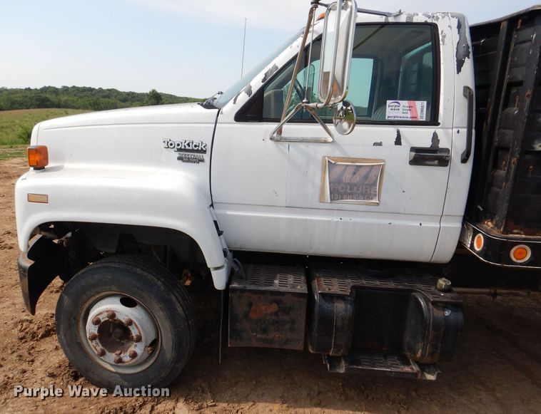 image for item DM0071 1993 GMC TopKick  flatbed truck