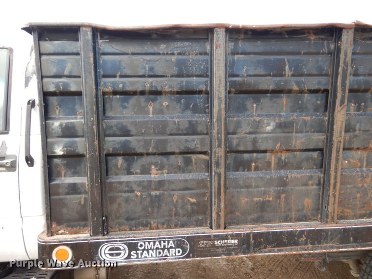 image for item DM0071 1993 GMC TopKick  flatbed truck