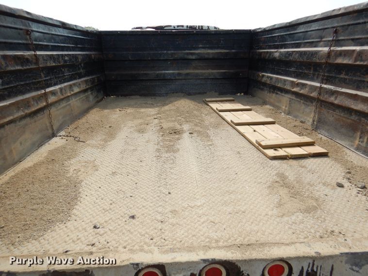 image for item DM0071 1993 GMC TopKick  flatbed truck