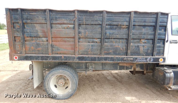 image for item DM0071 1993 GMC TopKick  flatbed truck