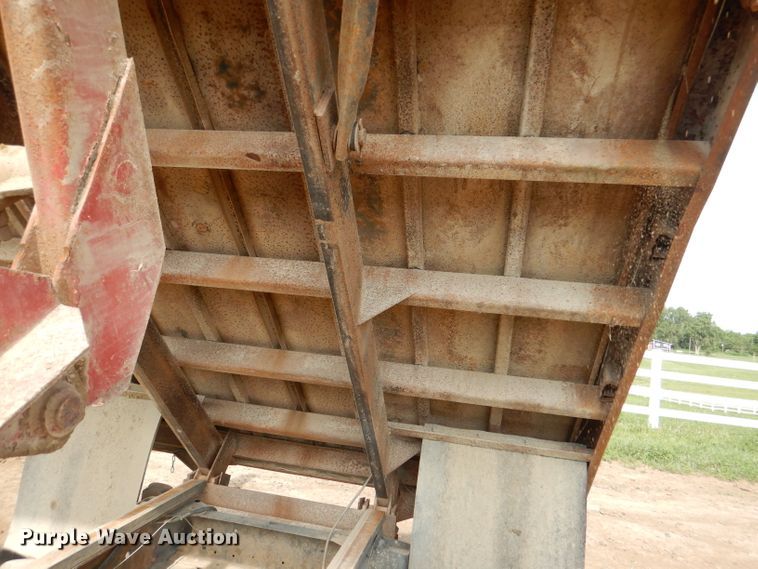 image for item DM0071 1993 GMC TopKick  flatbed truck