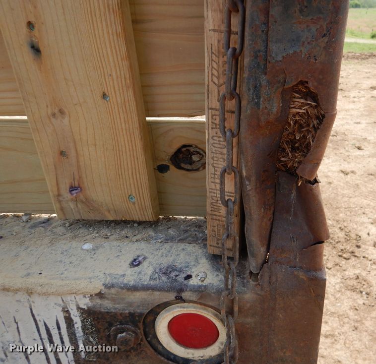 image for item DM0071 1993 GMC TopKick  flatbed truck