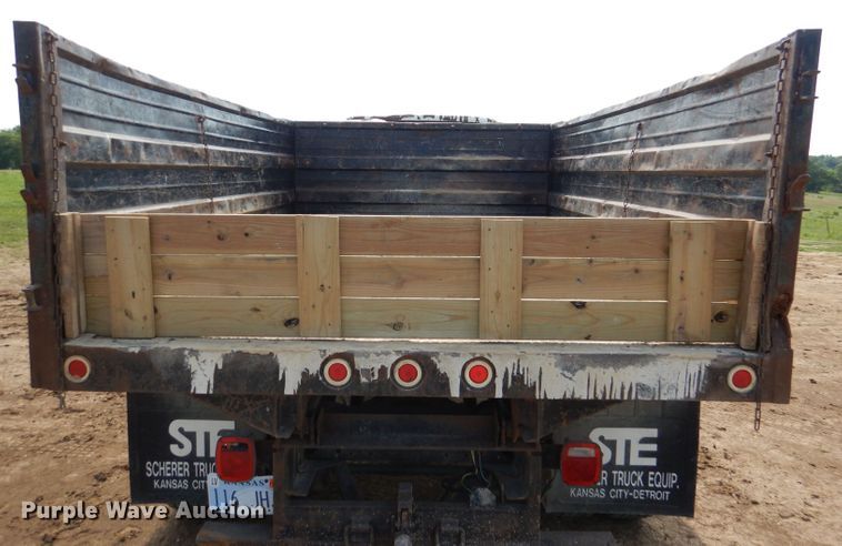 image for item DM0071 1993 GMC TopKick  flatbed truck