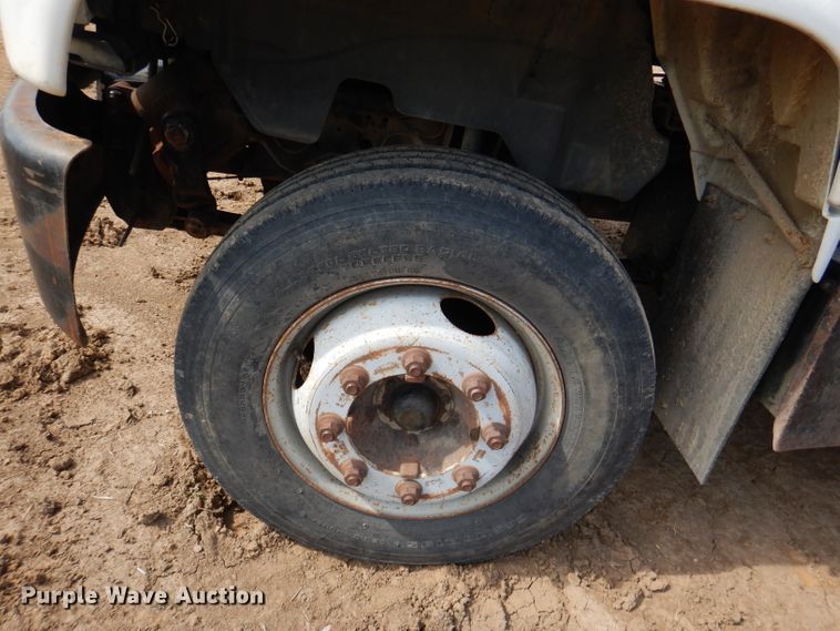 image for item DM0071 1993 GMC TopKick  flatbed truck