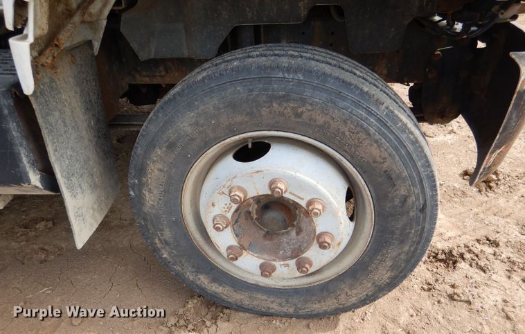 image for item DM0071 1993 GMC TopKick  flatbed truck