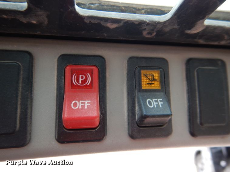 image for item DM0073 2012 Bobcat S185  skid steer loader