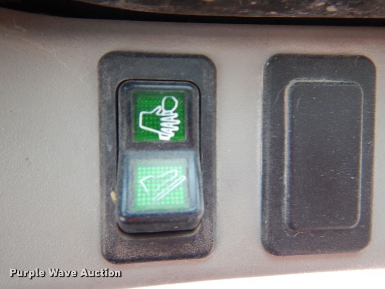 image for item DM0073 2012 Bobcat S185  skid steer loader