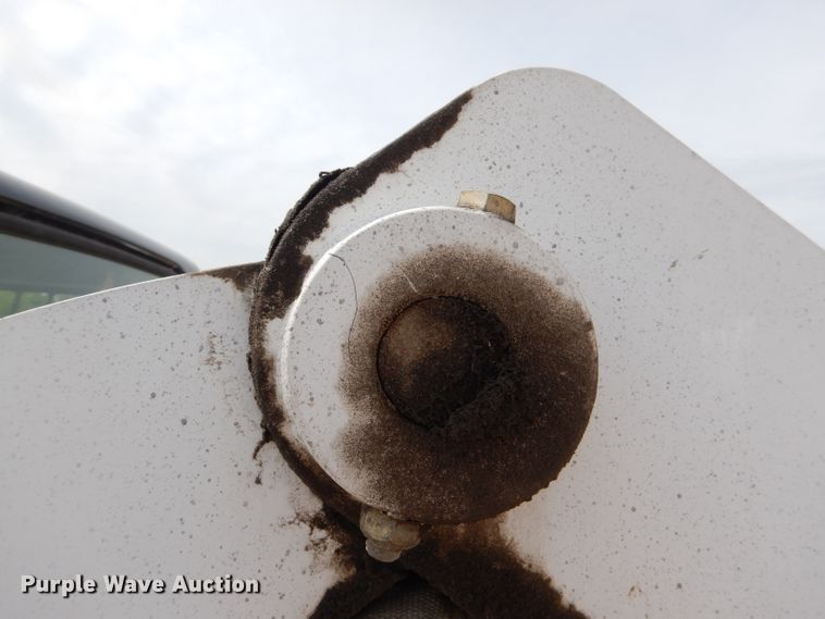 image for item DM0073 2012 Bobcat S185  skid steer loader