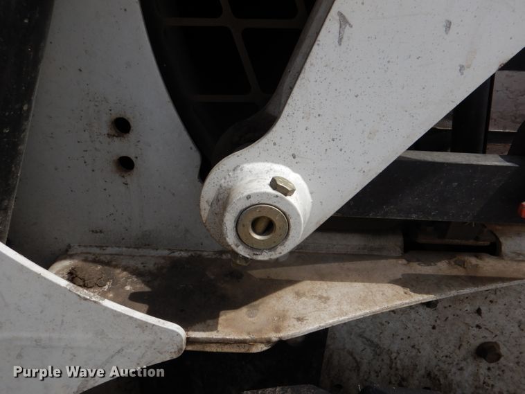 image for item DM0073 2012 Bobcat S185  skid steer loader