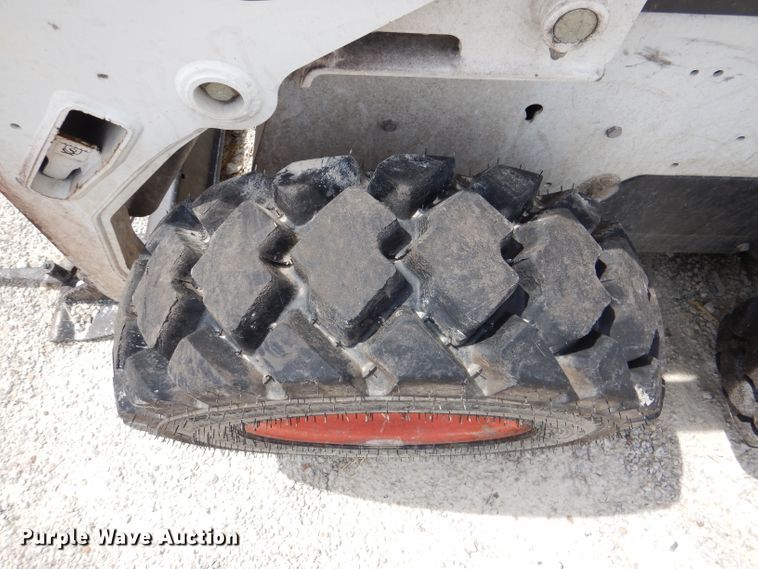 image for item DM0073 2012 Bobcat S185  skid steer loader