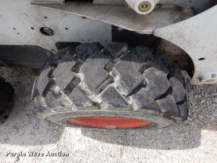 image for item DM0073 2012 Bobcat S185  skid steer loader